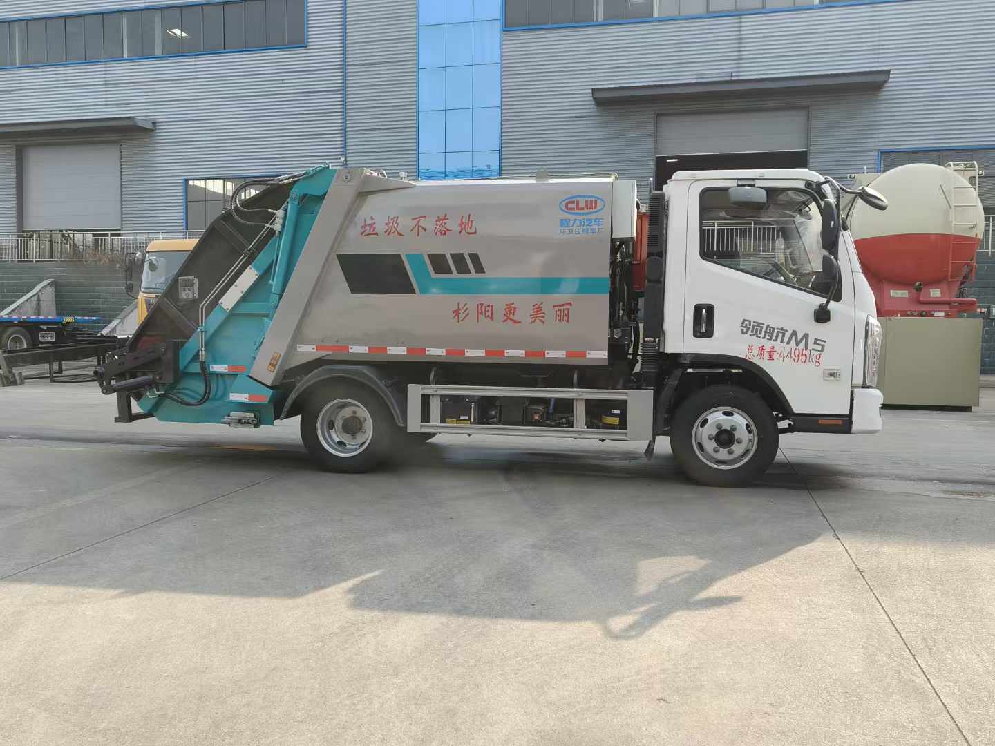 garbage compactor truck 