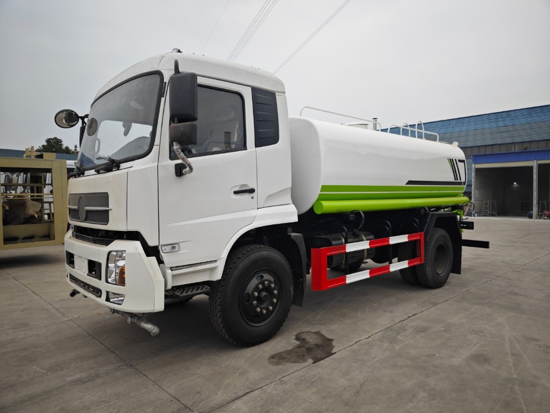 CLW water sprinkler truck