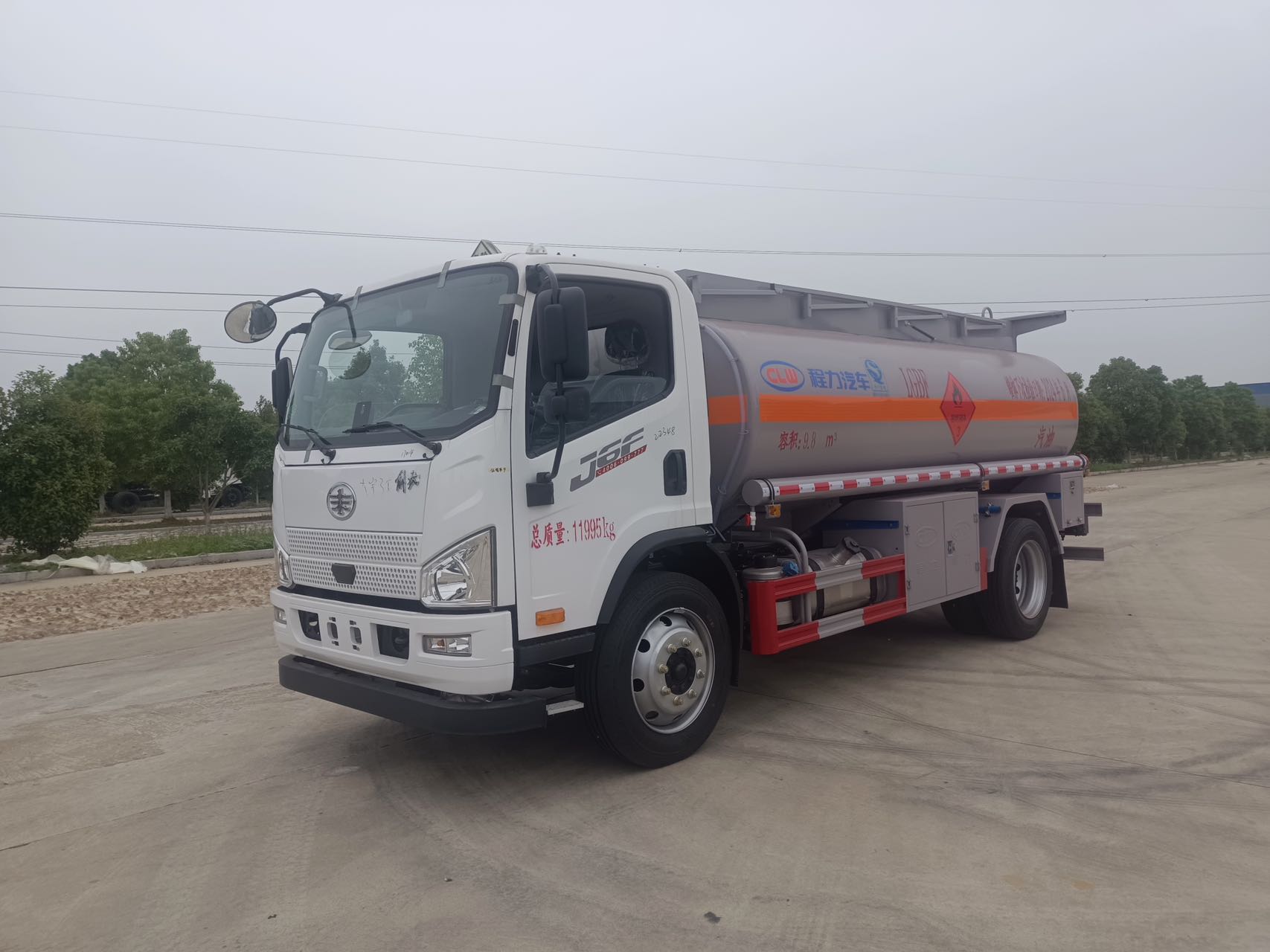 FAW 9.8m3 fuel truck