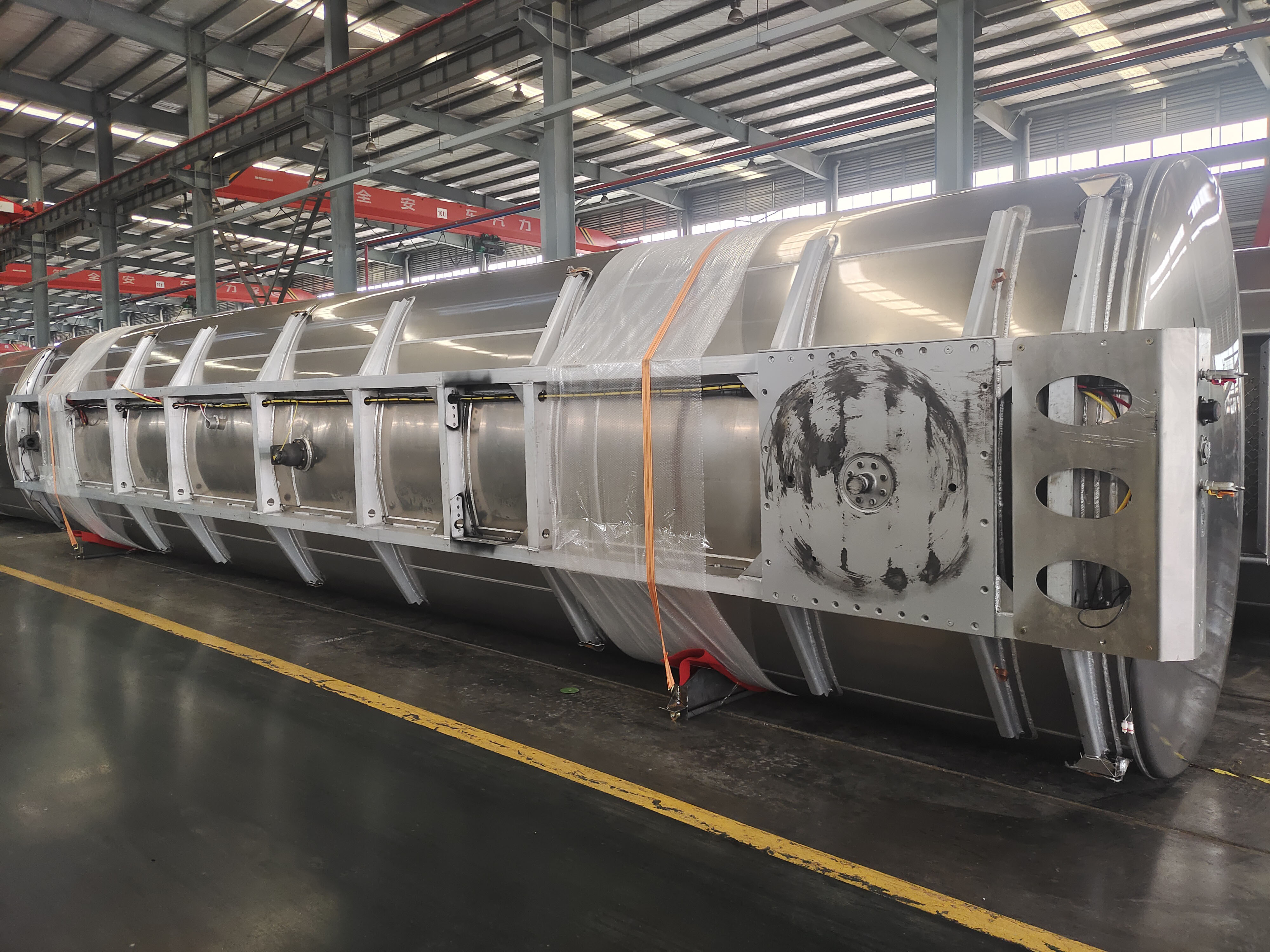 aluminum oil tank semi-trailer
