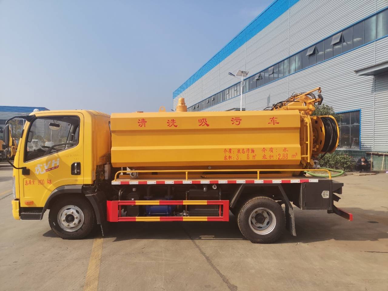 Difference between vacuum truck and high pressure cleaning and vacuum truck