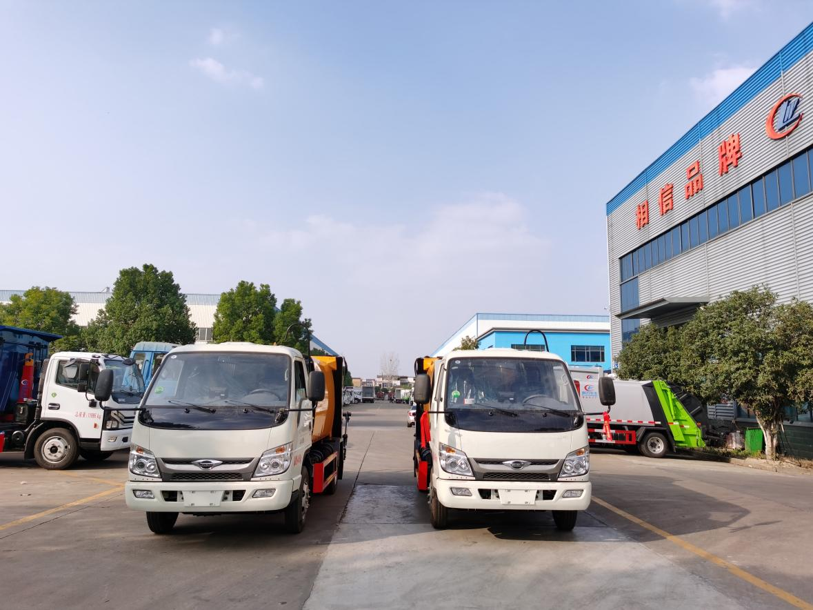 4.5m3 garbage compactor truck