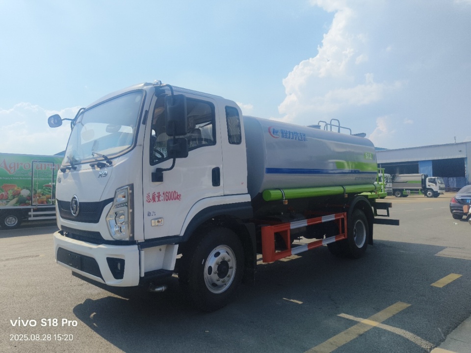 Shacman 12m3 water sprinkler truck