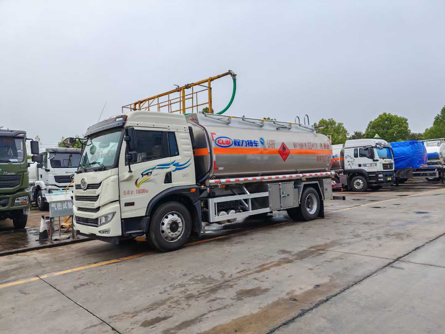 FAW 16m3 fuel truck
