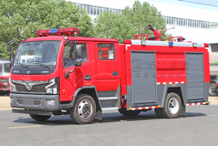 Dongfeng 4.8m3 foam tank fire truck